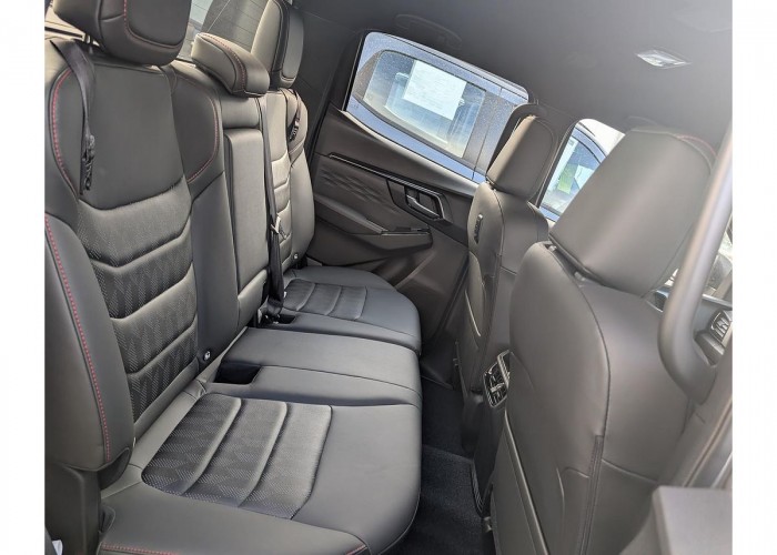 Used 1
                    ISUZU
                     for Sale Image