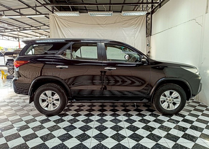 Used 12
                    TOYOTA
                     for Sale Image