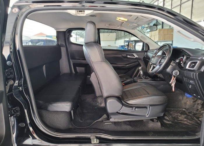 Used 8
                    ISUZU
                     for Sale Image